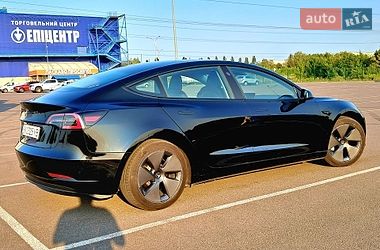 Седан Tesla Model 3 2023 в Рівному