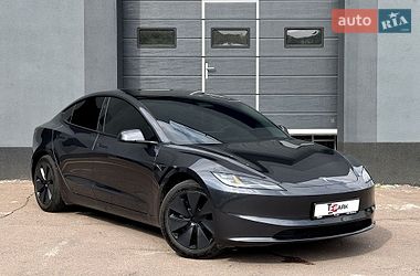 Седан Tesla Model 3 2024 в Києві