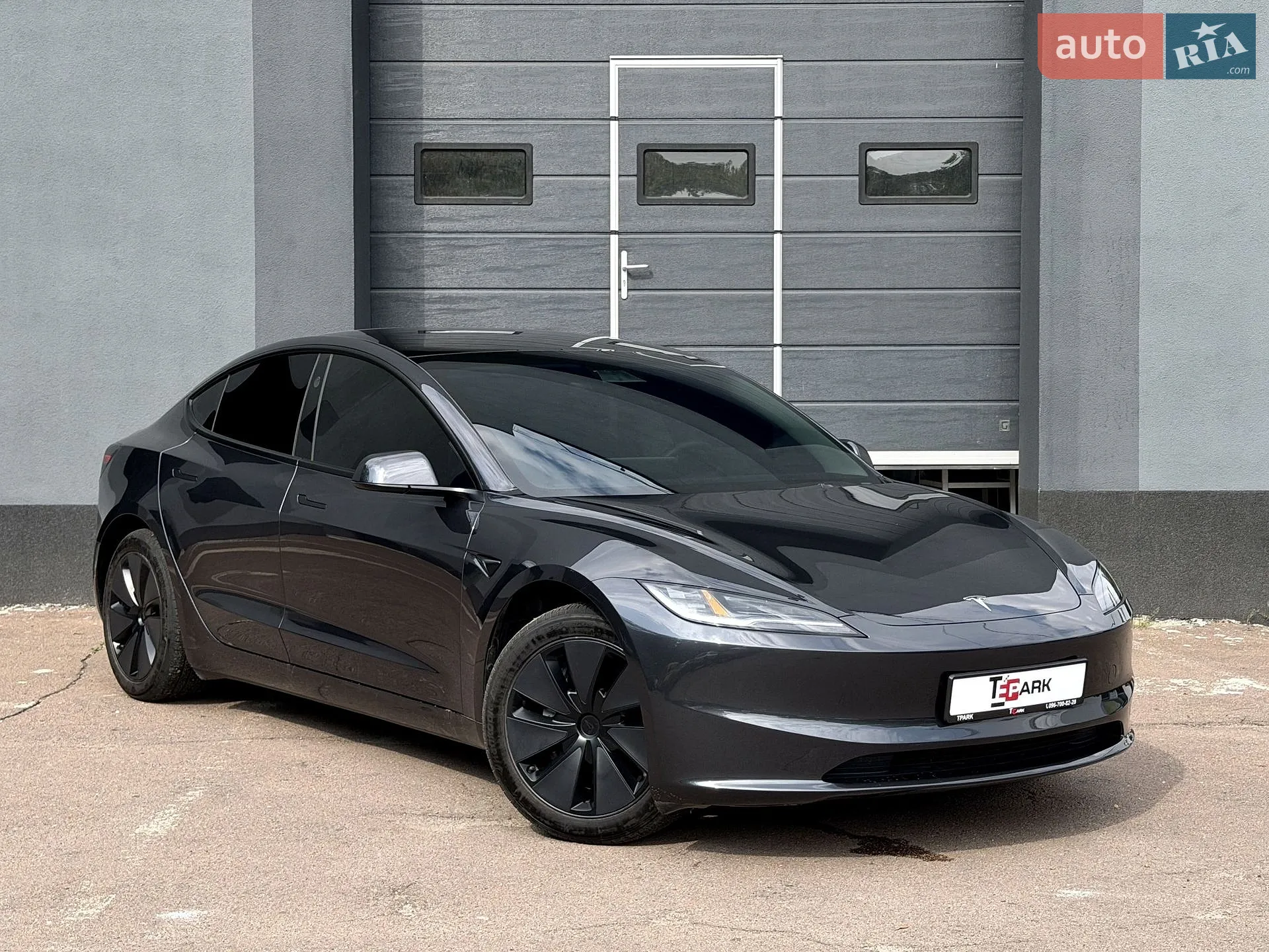 2024 Tesla Model 3 - фото 1