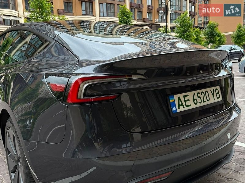 Седан Tesla Model 3 2024 в Киеве
