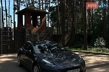 Седан Tesla Model 3 2021 в Львові