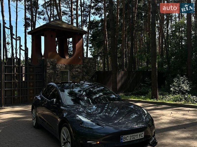 Седан Tesla Model 3 2021 в Львові