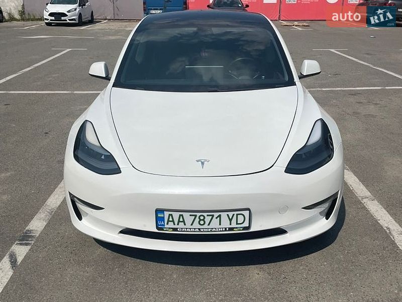 Tesla Model 3 2021