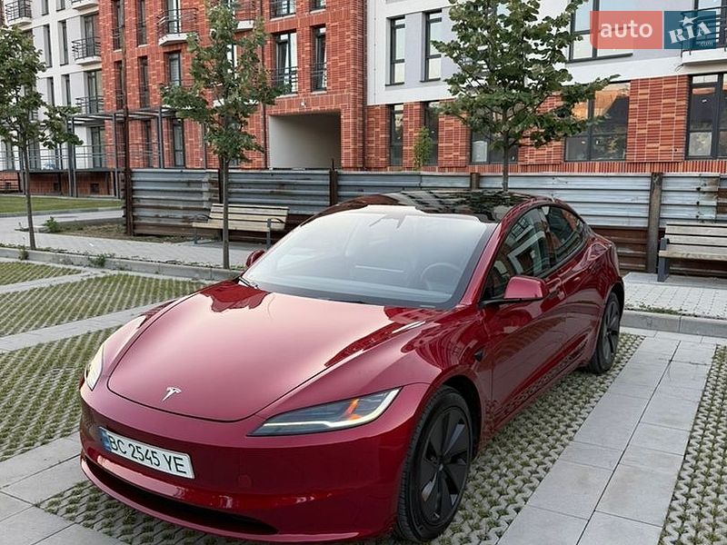 Tesla Model 3, фото из объявления