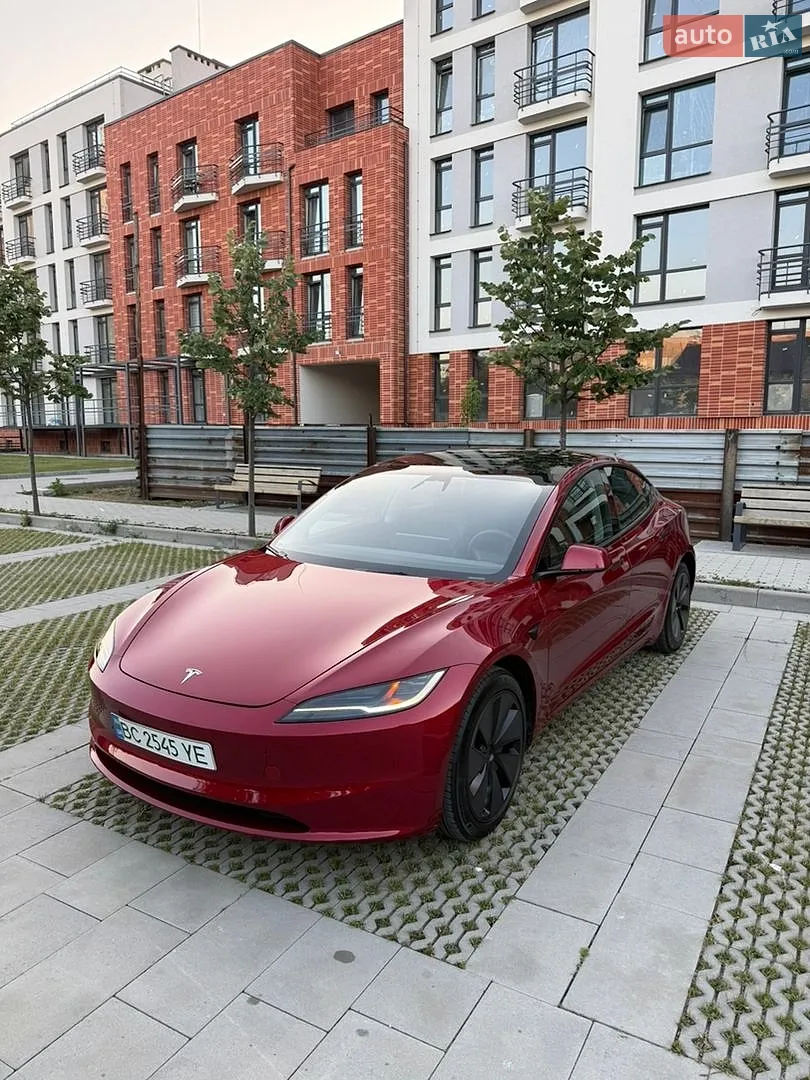 2024 Tesla Model 3 - фото 1