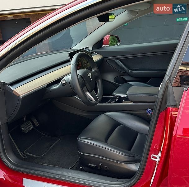 Седан Tesla Model 3 2019 в Львове фото 13 Седан Tesla Model 3 2019 в Львове