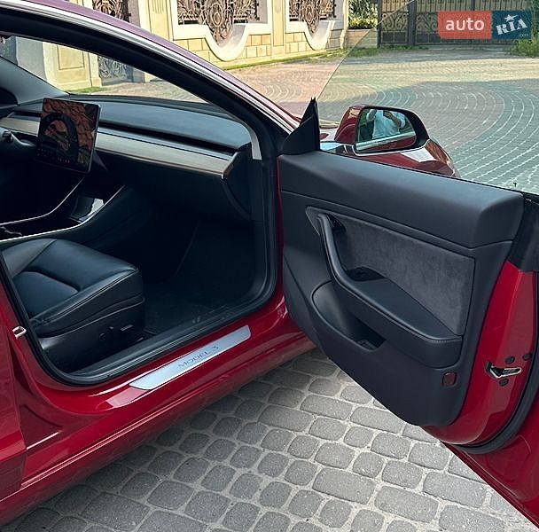 Седан Tesla Model 3 2019 в Львове фото 22 Седан Tesla Model 3 2019 в Львове