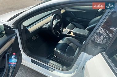Седан Tesla Model 3 2021 в Киеве