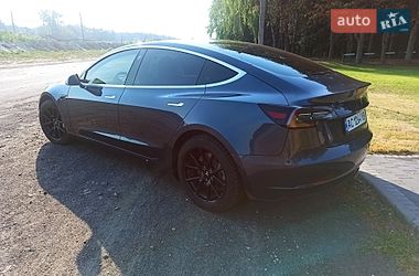 Седан Tesla Model 3 2019 в Ківерцях