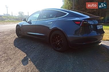 Седан Tesla Model 3 2019 в Ківерцях