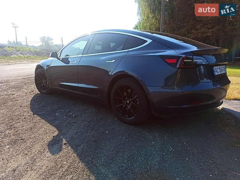 Седан Tesla Model 3 2019 в Ківерцях