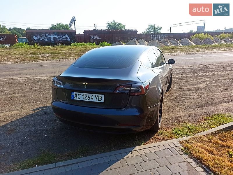 Седан Tesla Model 3 2019 в Ківерцях