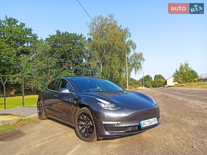 Седан Tesla Model 3 2019 в Ківерцях