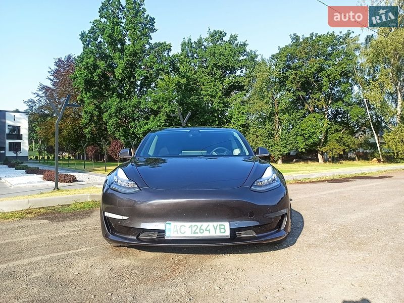 Седан Tesla Model 3 2019 в Ківерцях