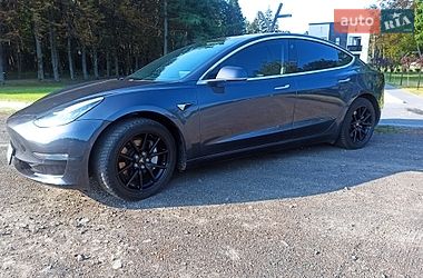 Седан Tesla Model 3 2019 в Ківерцях