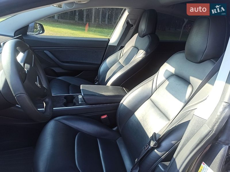 Седан Tesla Model 3 2019 в Ківерцях