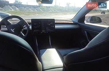 Седан Tesla Model 3 2019 в Ківерцях
