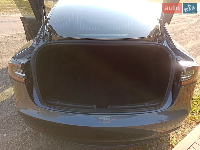 Седан Tesla Model 3 2019 в Ківерцях