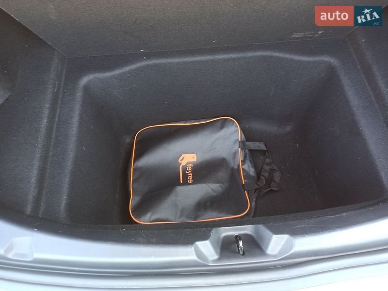Седан Tesla Model 3 2019 в Ківерцях