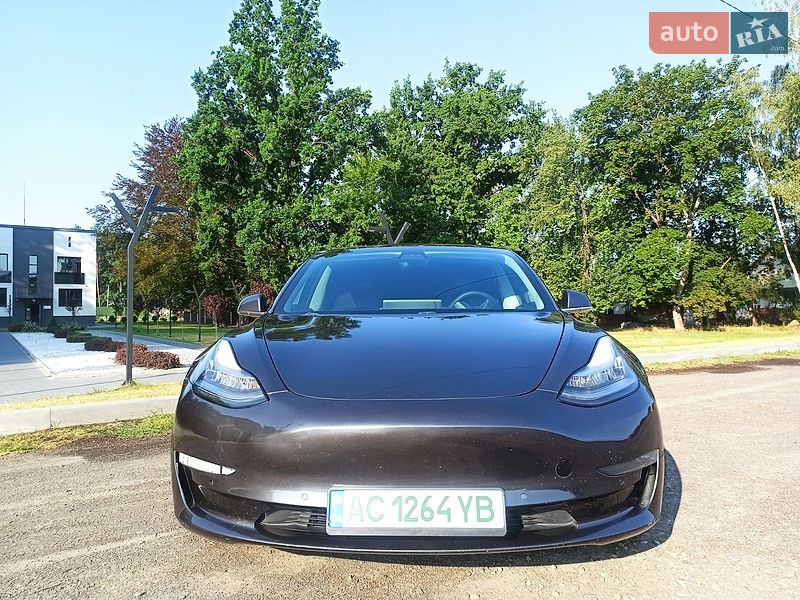 Седан Tesla Model 3 2019 в Ківерцях