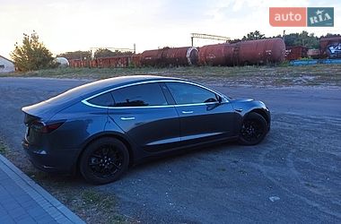 Седан Tesla Model 3 2019 в Ківерцях