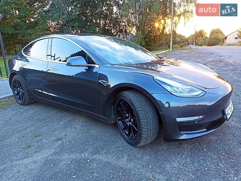 Седан Tesla Model 3 2019 в Ківерцях