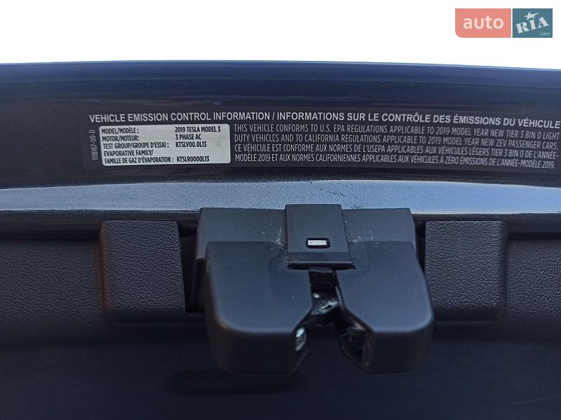 Седан Tesla Model 3 2019 в Ківерцях