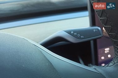 Седан Tesla Model 3 2019 в Ківерцях