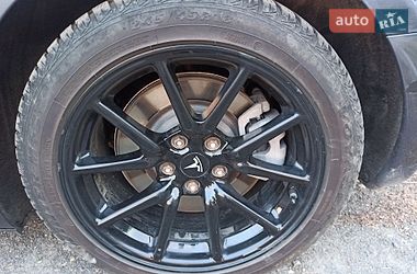 Седан Tesla Model 3 2019 в Ківерцях