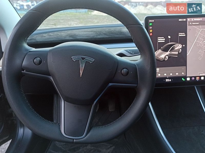 Седан Tesla Model 3 2019 в Ківерцях