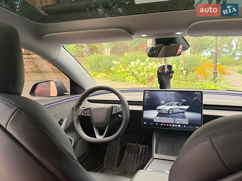 Седан Tesla Model 3 2024 в Білій Церкві