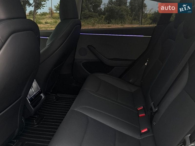 Седан Tesla Model 3 2024 в Білій Церкві