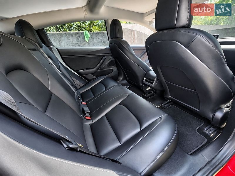 Седан Tesla Model 3 2018 в Тернополі фото 25 Седан Tesla Model 3 2018 в Тернополі
