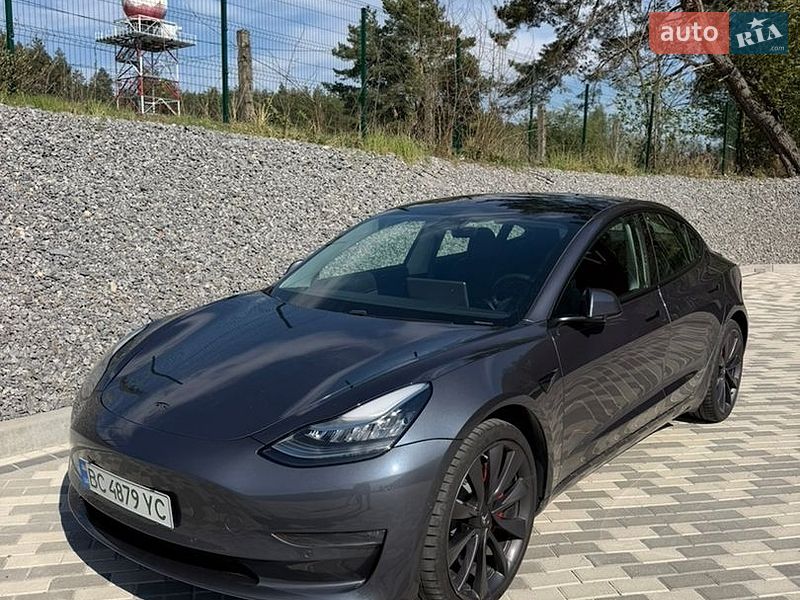 Tesla Model 3 2020