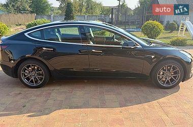 Седан Tesla Model 3 2019 в Новояворовске