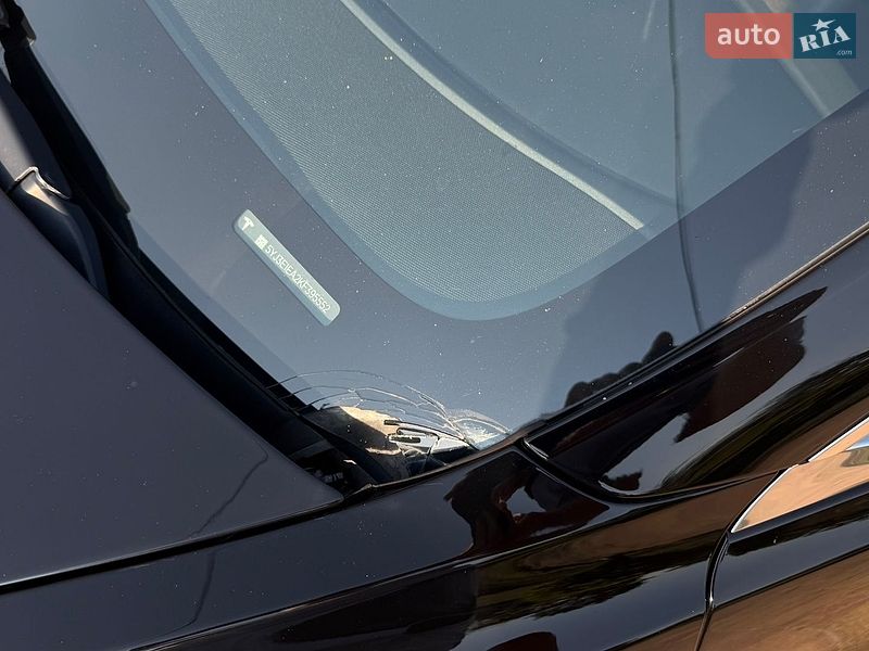 Седан Tesla Model 3 2019 в Новояворовске