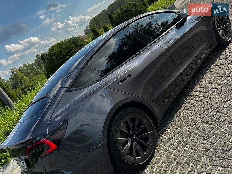 Tesla Model 3 2021