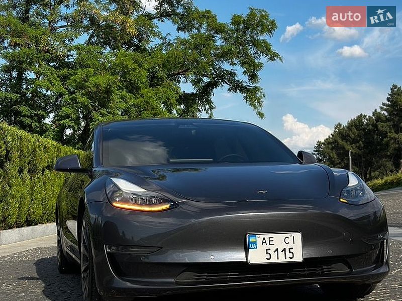Седан Tesla Model 3 2021 в Дніпрі