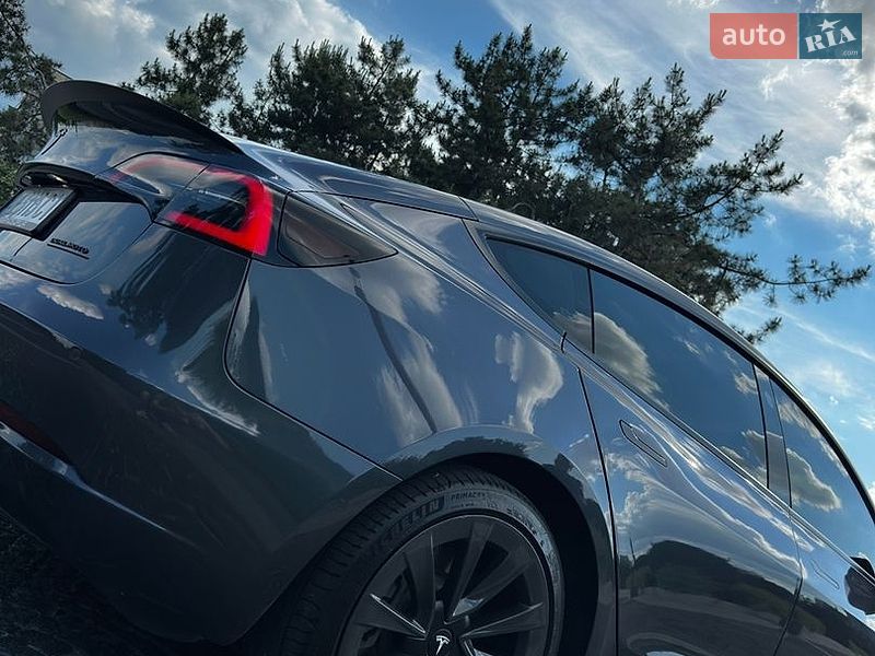 Седан Tesla Model 3 2021 в Дніпрі