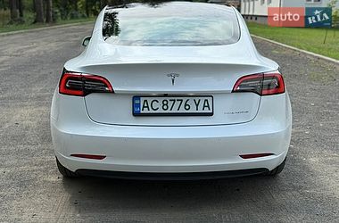 Седан Tesla Model 3 2021 в Луцке
