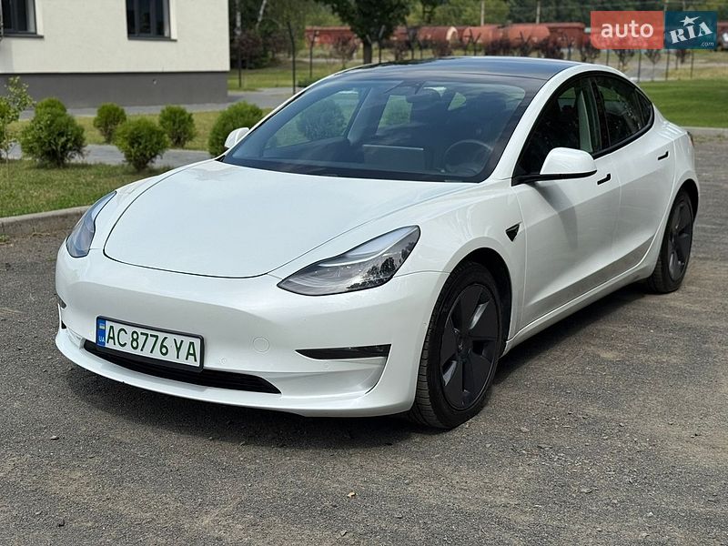 Седан Tesla Model 3 2021 в Луцке