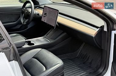Седан Tesla Model 3 2021 в Луцке