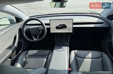 Седан Tesla Model 3 2024 в Львові