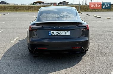 Седан Tesla Model 3 2024 в Львові