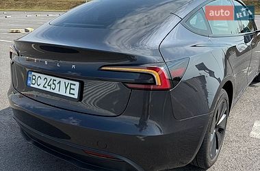 Седан Tesla Model 3 2024 в Львові
