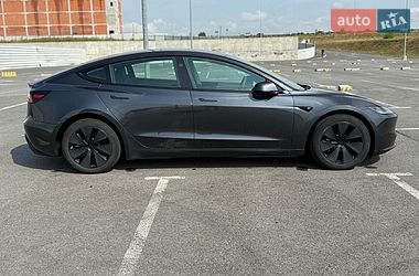Седан Tesla Model 3 2024 в Львові