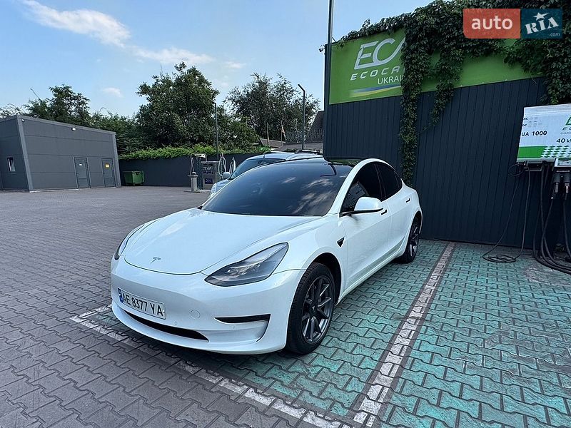 Седан Tesla Model 3 2021 в Каменском