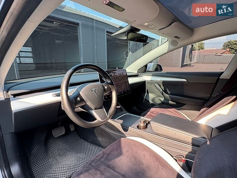Седан Tesla Model 3 2021 в Каменском