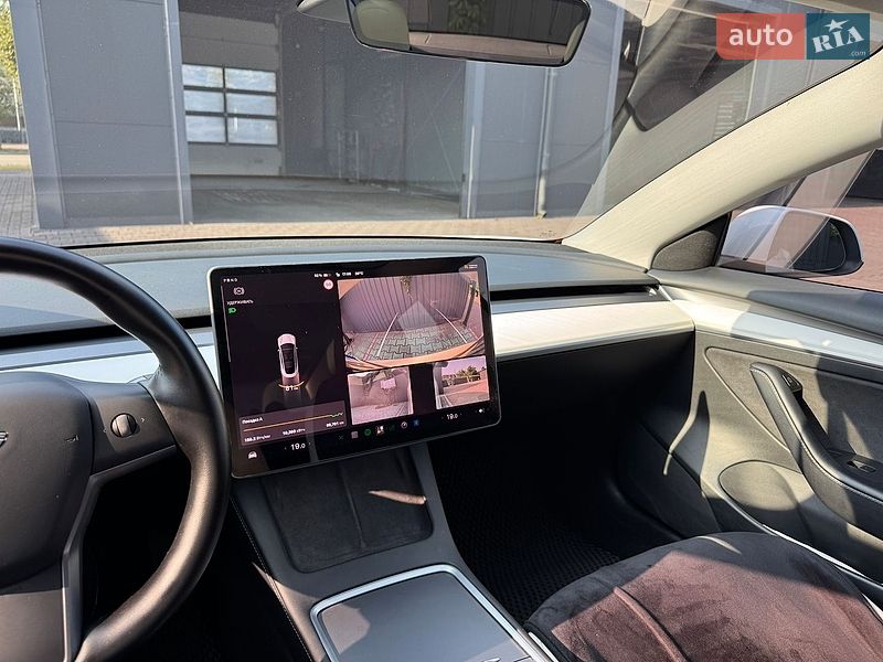 Седан Tesla Model 3 2021 в Каменском