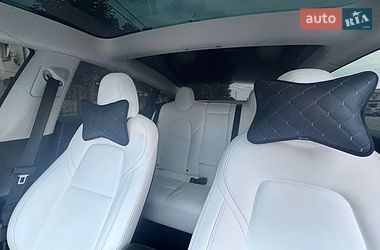 Седан Tesla Model 3 2021 в Городке